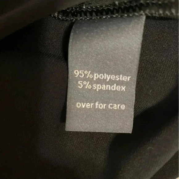 The Limited Black Cold Shoulder Top Size‎ L - Picture 6 of 10